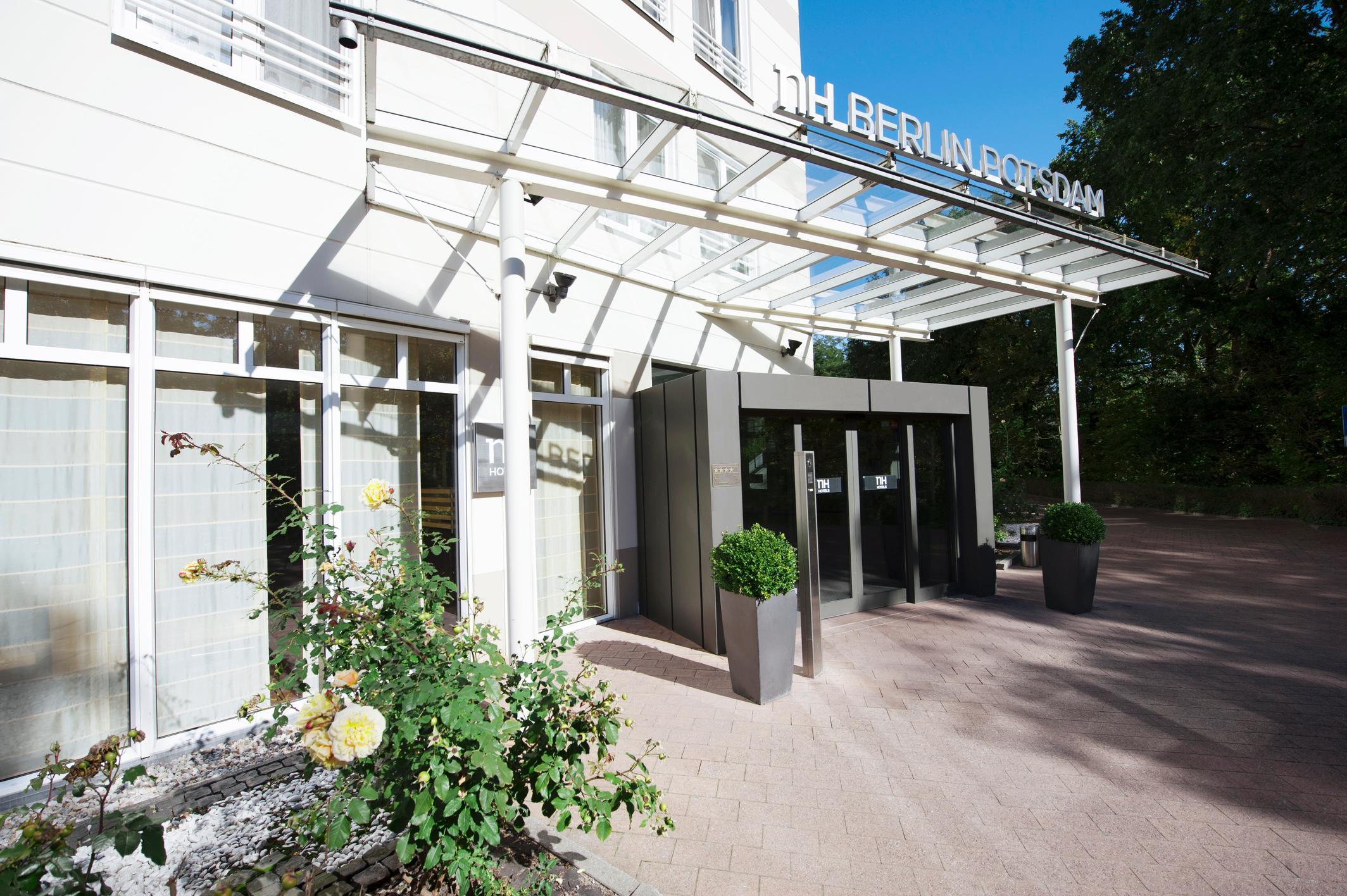 ホテル Nh Berlin Potsdam Conference Center クラインマハノー エクステリア 写真