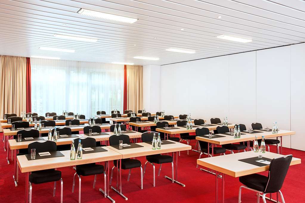 ホテル Nh Berlin Potsdam Conference Center クラインマハノー エクステリア 写真