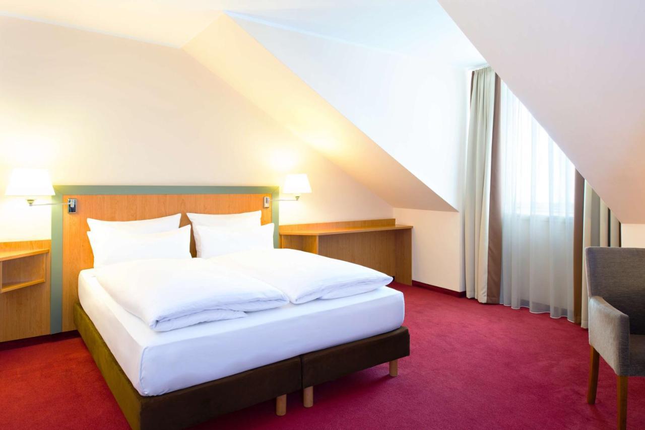 ホテル Nh Berlin Potsdam Conference Center クラインマハノー エクステリア 写真
