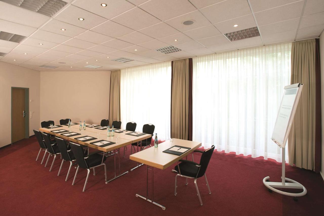 ホテル Nh Berlin Potsdam Conference Center クラインマハノー エクステリア 写真