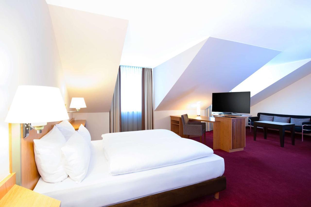 ホテル Nh Berlin Potsdam Conference Center クラインマハノー エクステリア 写真